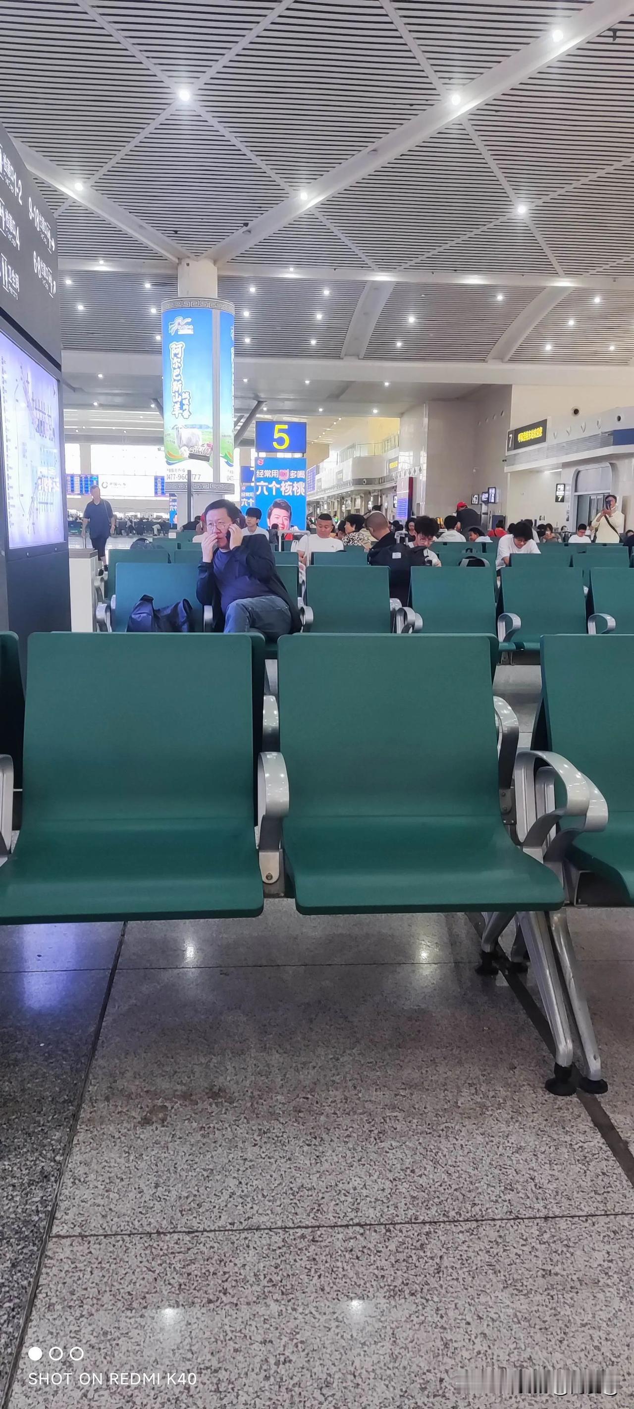 从呼东出发到大同看父母。

这一条路线，来来回回不知走了多少遍。
	
去了又回，