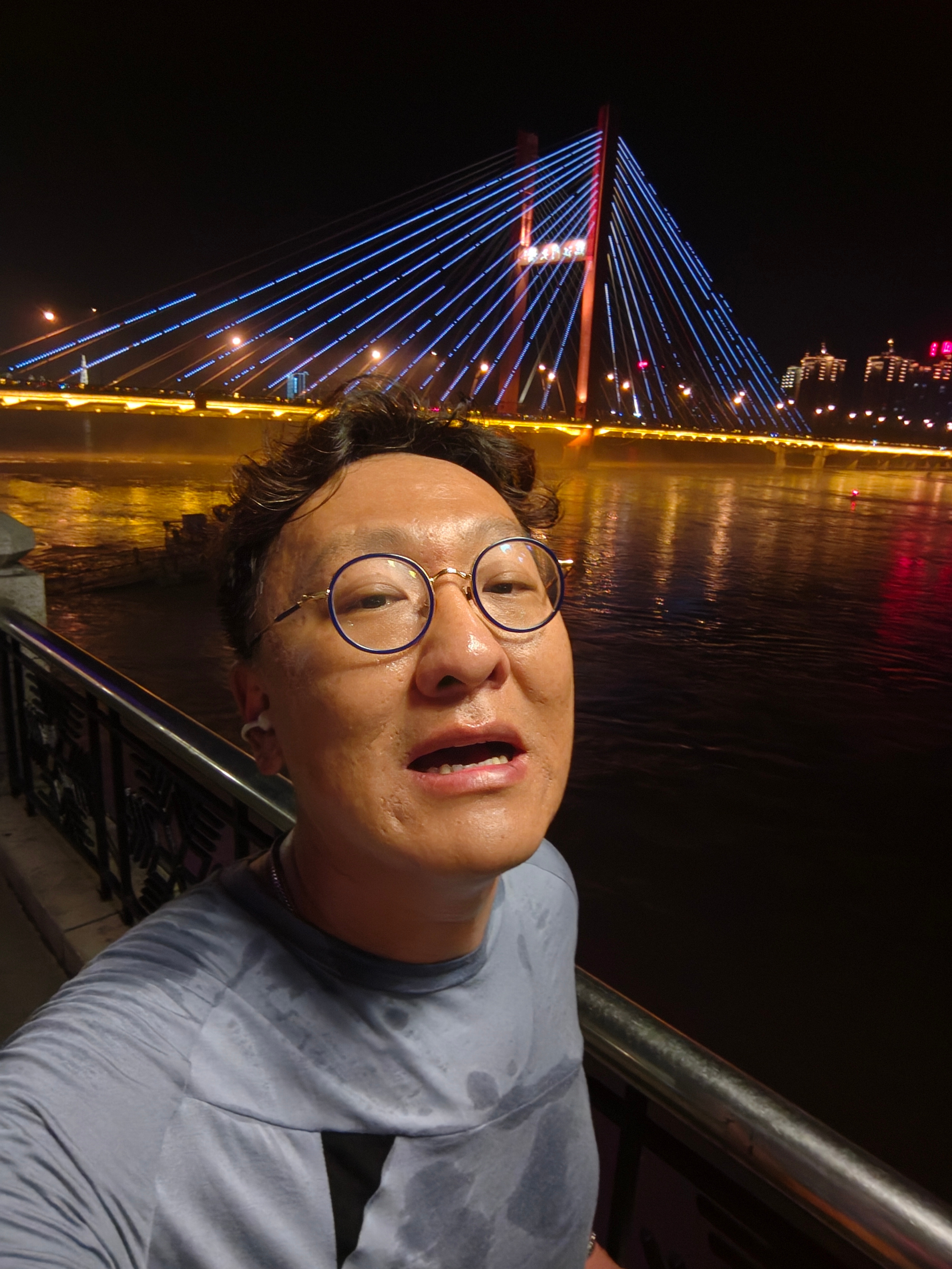 吉林乌拉，跑了！吉林市江边太凉快了不跑都对不起这江水汗出透了，明天试驾红旗h7 