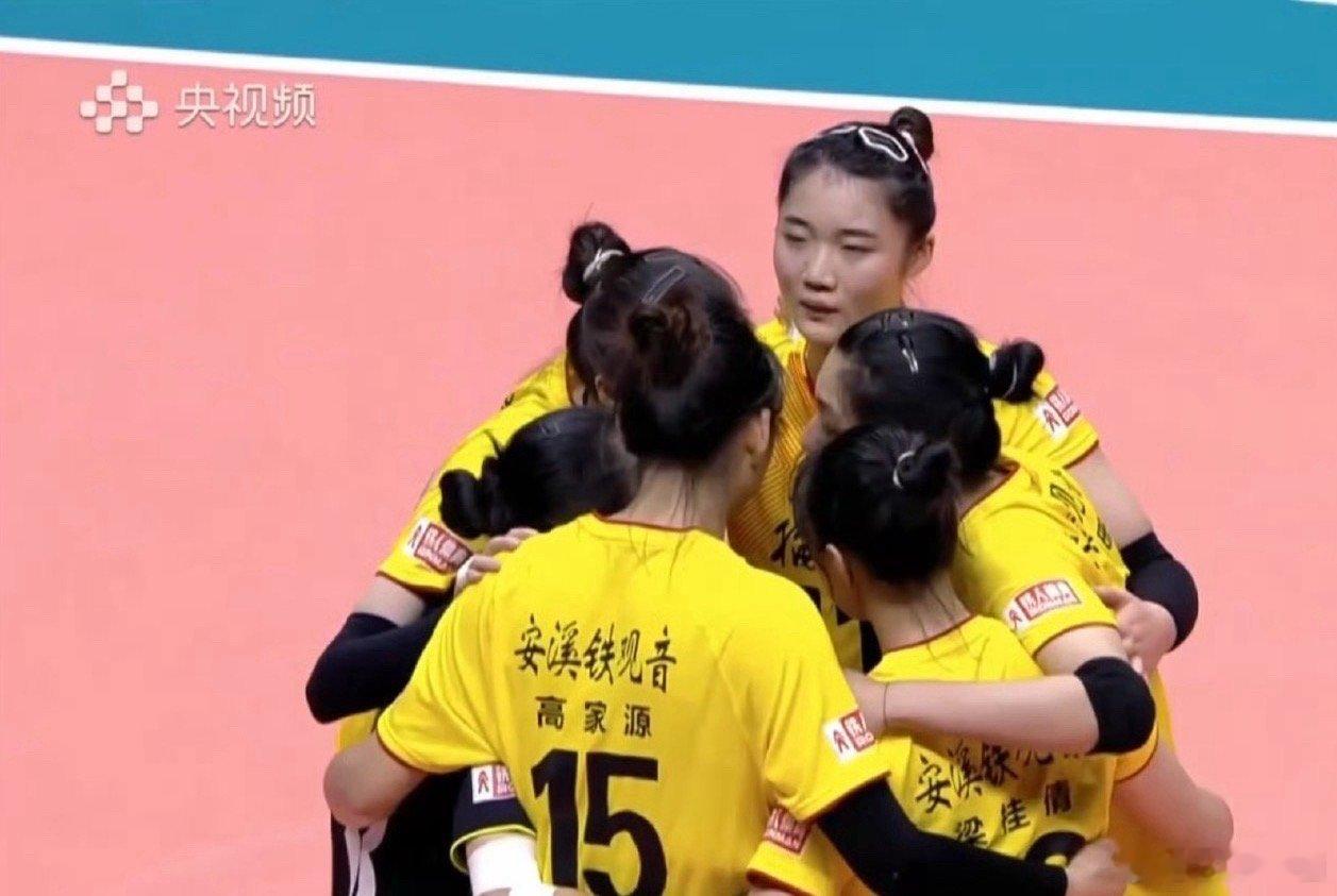 福建姑娘们太争气啦恭喜福建女排摘铜🥉爱拼才会赢 福女🐮🐮 