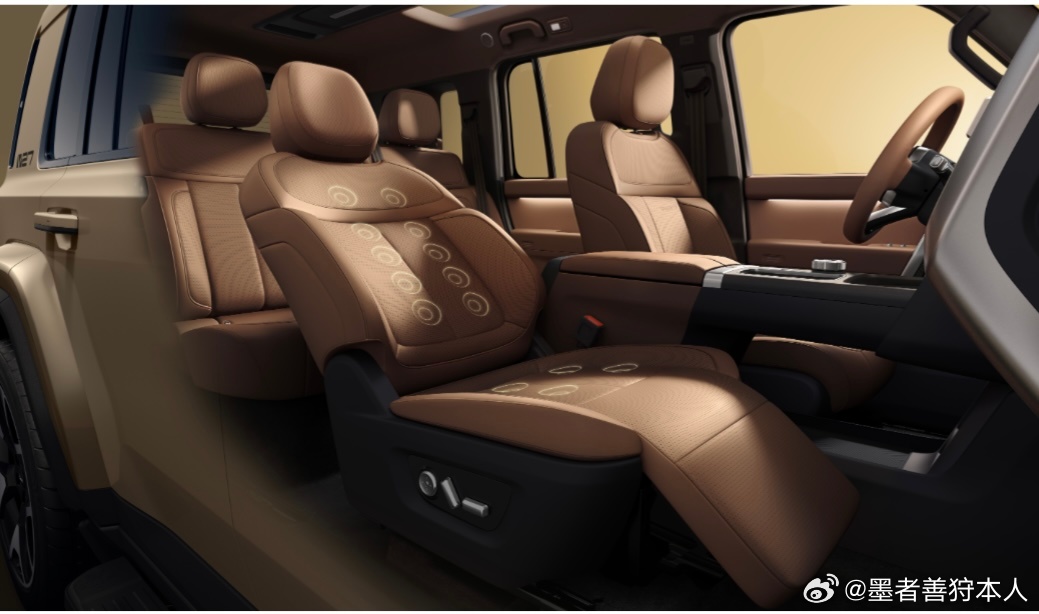 经常开车通勤，久坐腰很容易不舒服。iCAR V27 座椅有腰托还有按摩，通风加热