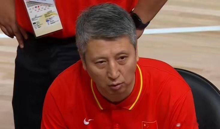 亚运会我该拿什么拯救你呀，中国男篮！！攻防两端依旧是一言难尽，丢篮板球，失误频频