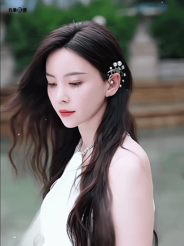 #于文文神女落泪妆# 《闪光的夏天》于文文！！来看看漂亮宝贝文文～神女落泪妆！！