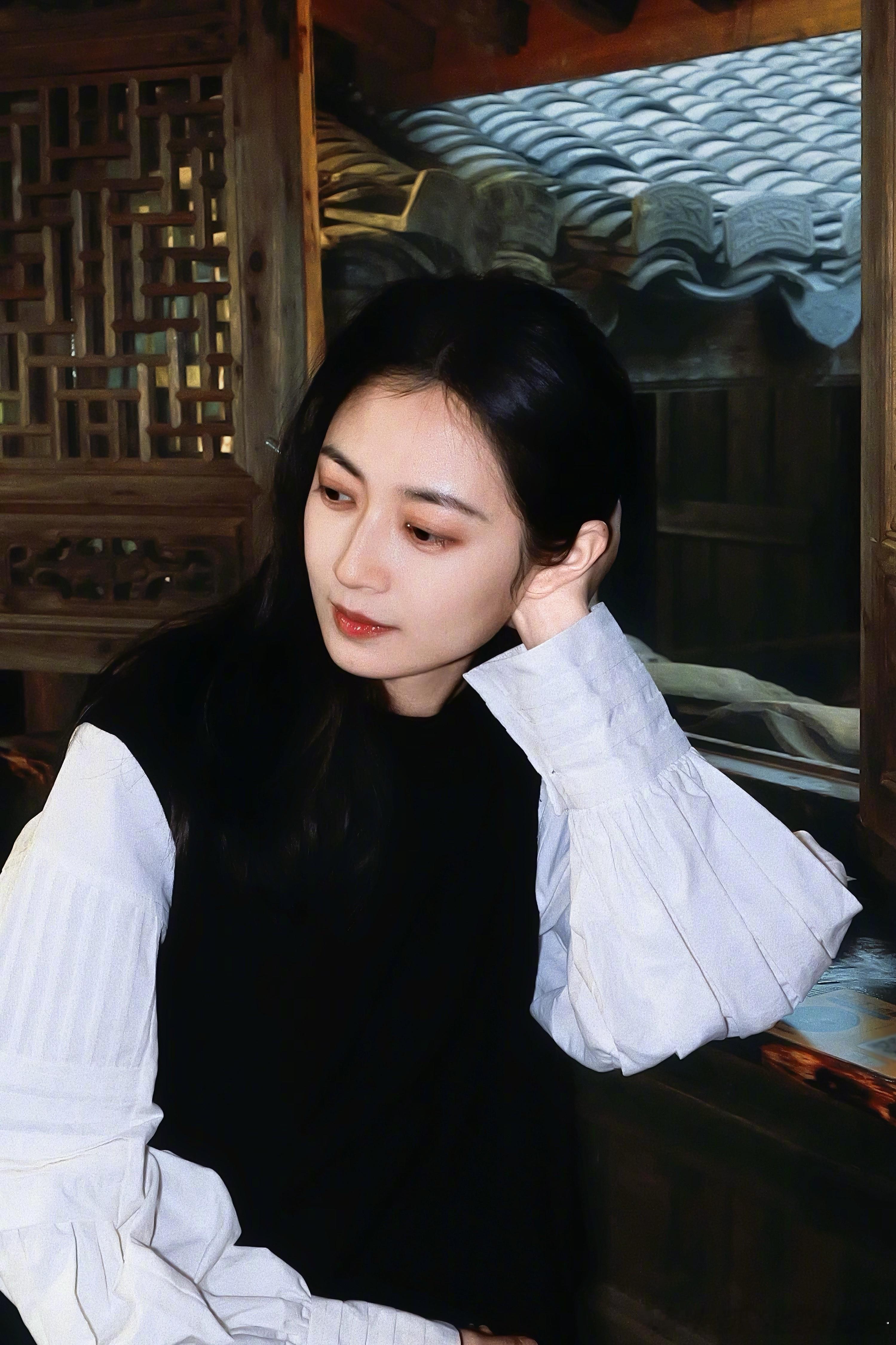 陈钰琪 陈钰琪金吾不禁 陈钰琪李令歌 我甘愿，沦陷在你的怀抱，沉溺在你的眼眸，永
