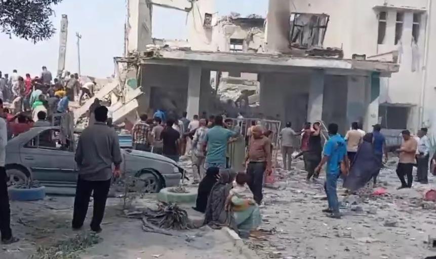 伤其十指，不如断其一指。伊朗和美国以色列对阵，等于“和海龙王比宝”。应该跟着解放