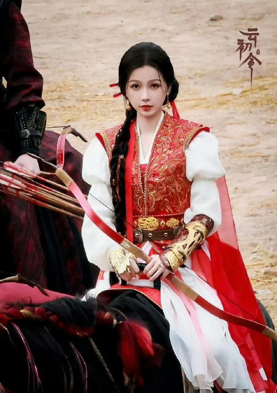 十年前十年后的虞书欣古装骑马