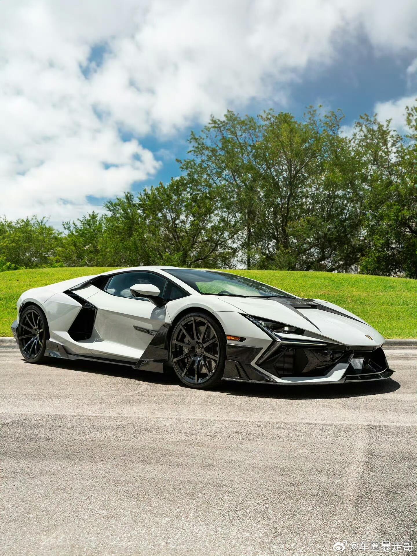 大v聊车 Mansory 兰博基尼 Reveulto。 ​​​