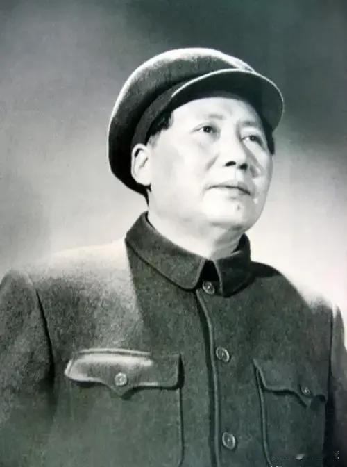 毛主席：“中国资产阶级虽然在某种历史时机可以参加革命战争，然而由于它的自私自利性