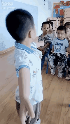 这小子从小就这么强势，谁给的胆子，长大了那还了得。