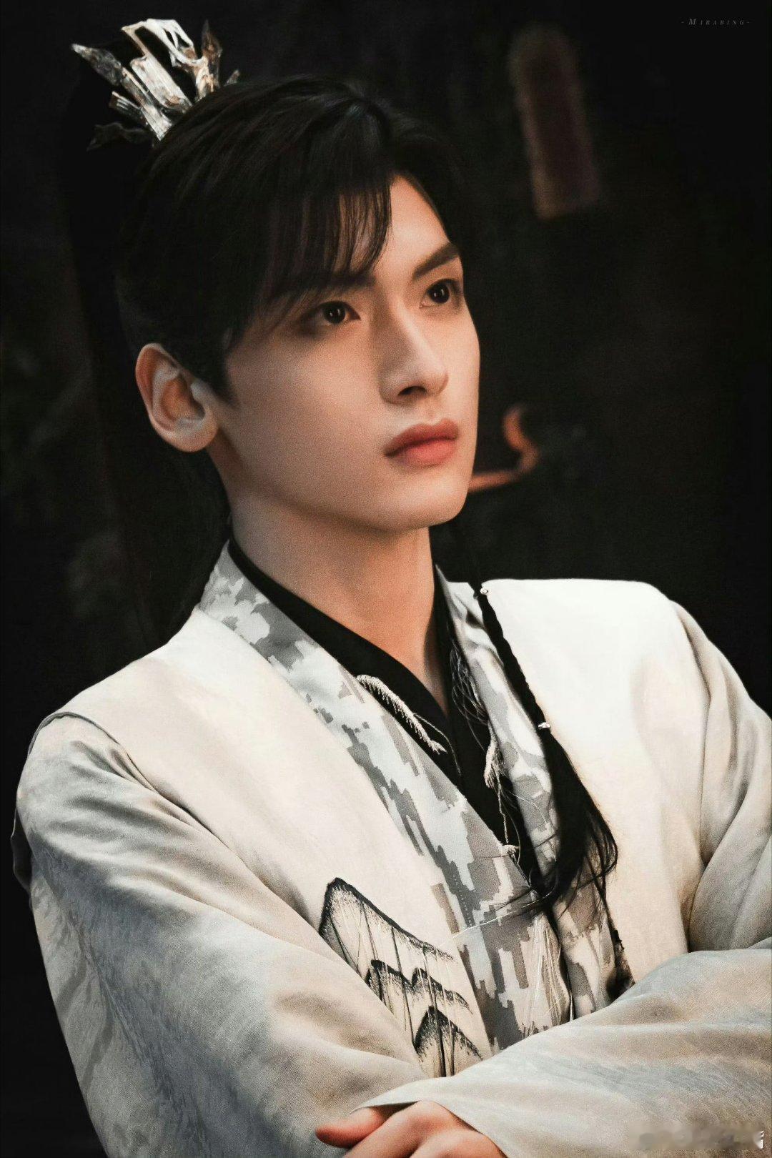 🍉爱奇艺奇幻剧《浮生物语》领衔主演：王楚然  翟潇闻(排名不分先后)特邀主演：