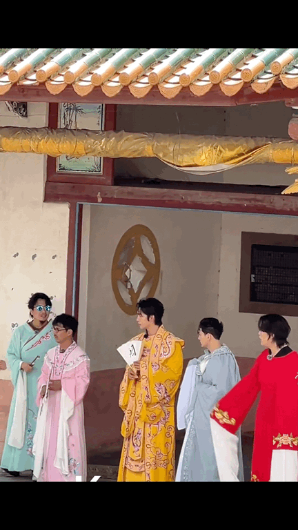 于适戏服一穿魔童降世于适原来这么有活吗，这魔童降世的样子真的直接拿捏住我的笑点，