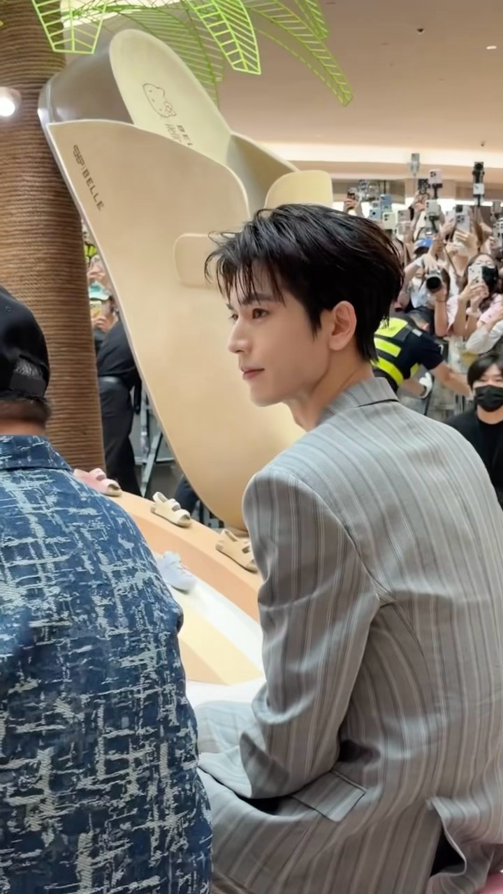 好多人啊😮😮😮😮😮张凌赫深圳见面会人气 张凌赫深圳线下活动