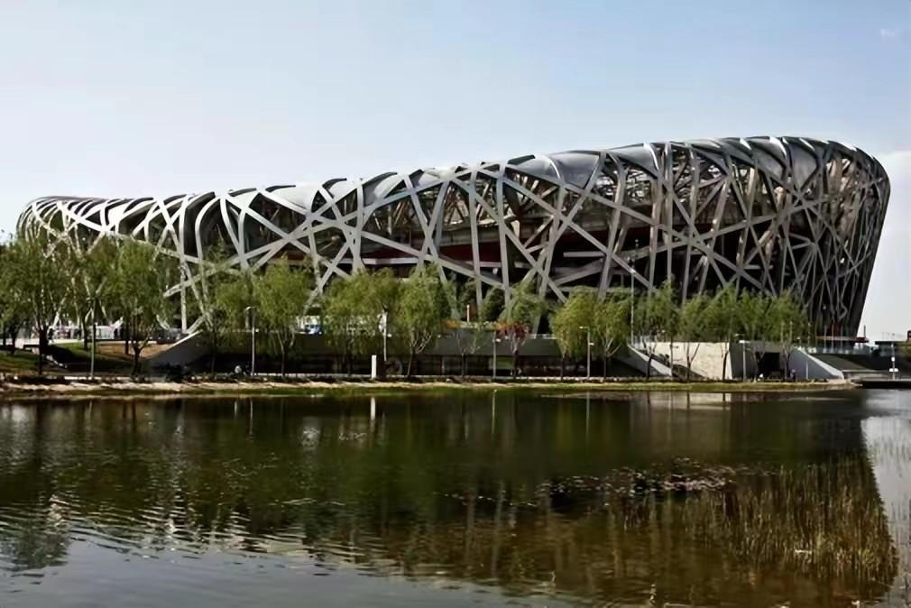 北京鸟巢已建成15年，当年狠砸34亿，是赔了还是赚了？
鸟巢是北京标志性建筑之一