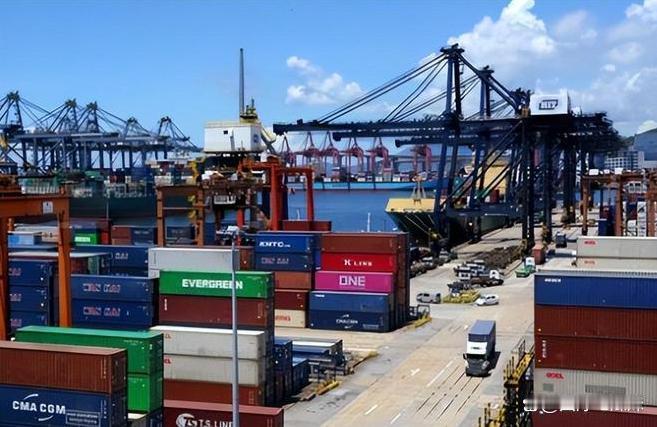 特讯！中方提要求，立陶宛新总理：能改！



立陶宛新总理一句话，把冰封四年的外