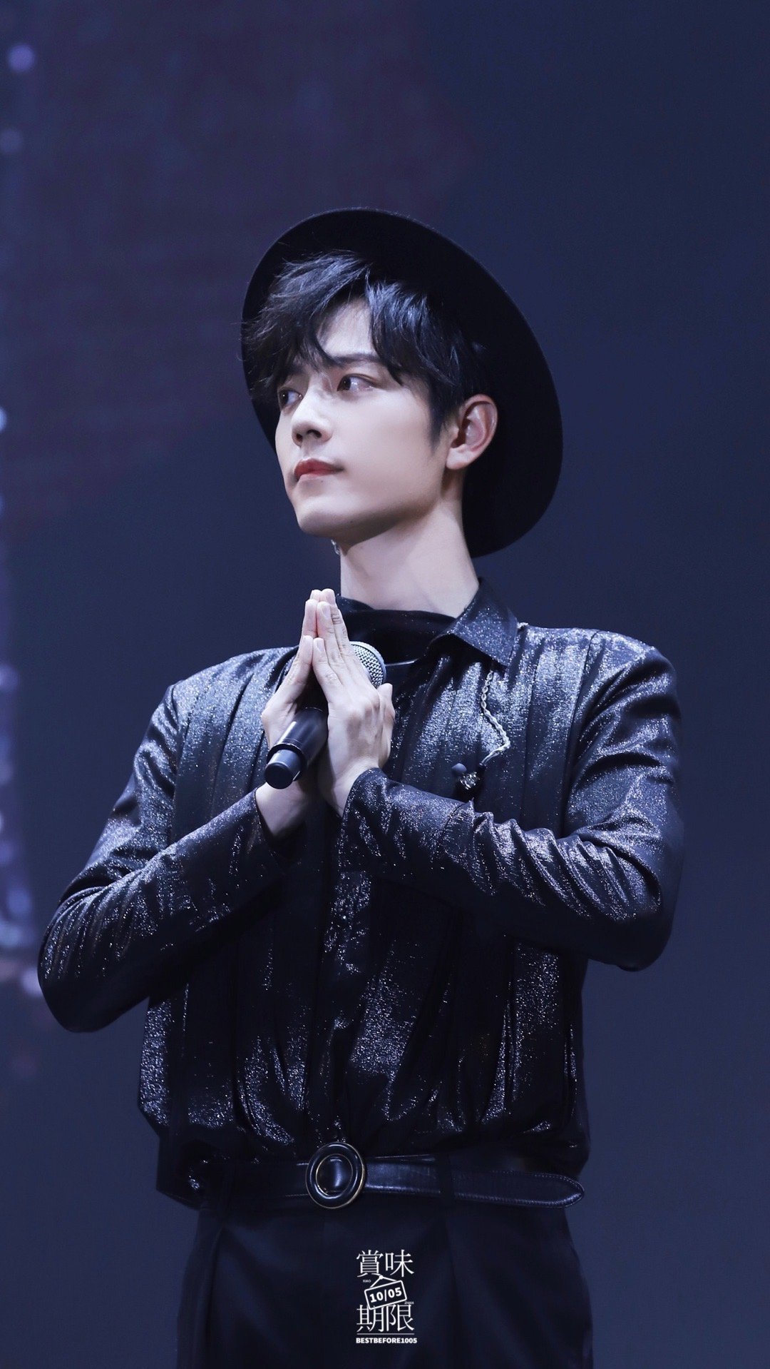 帅气十足的绅士战！肖战从冷脸到笑出来不同感觉📮刘大锤说肖战大门不出二门不迈