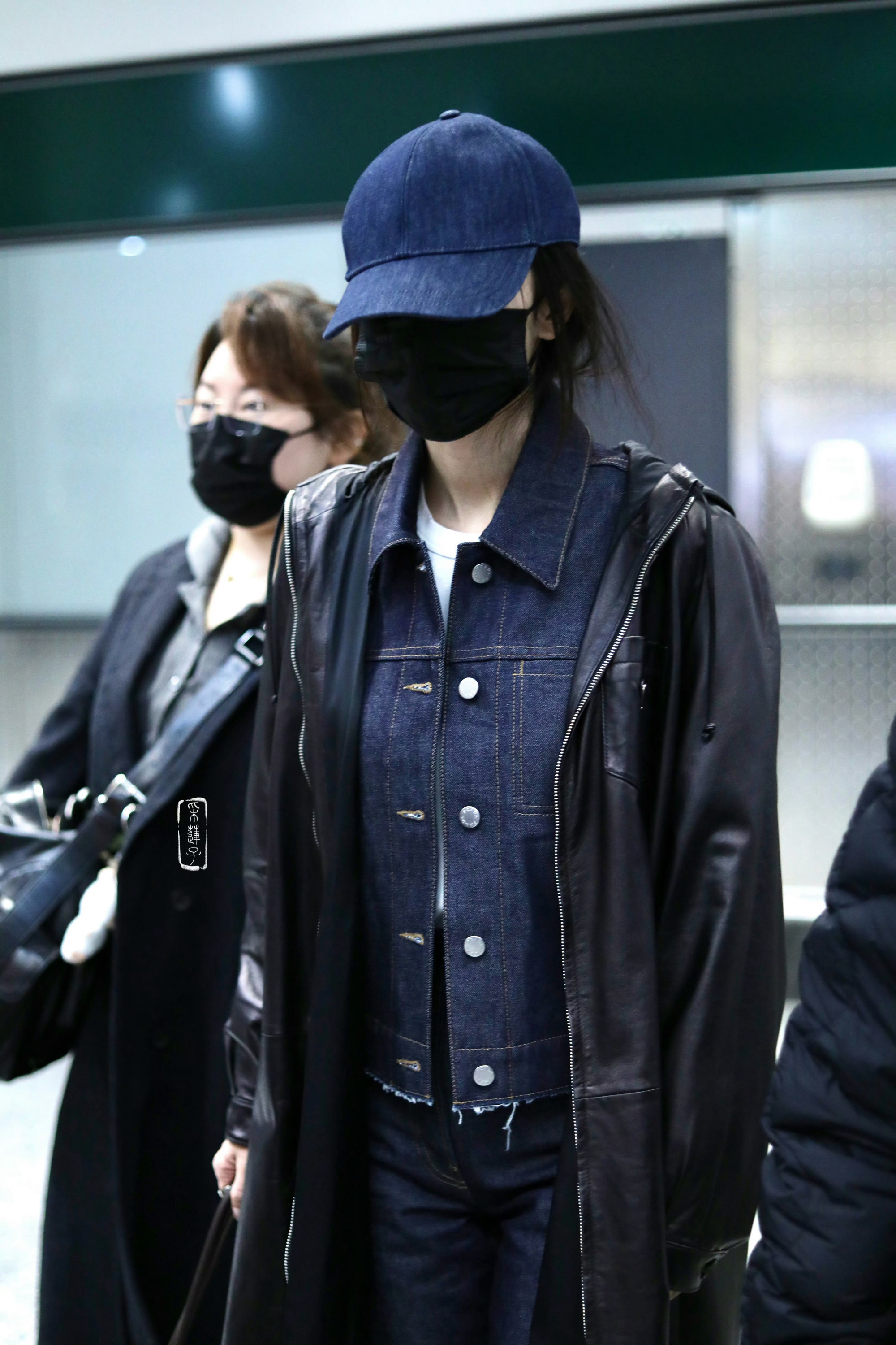 不信谣不传谣，坐等官方消息杨幂已抵达米兰，即将出席2月26日PRADA大秀街头随