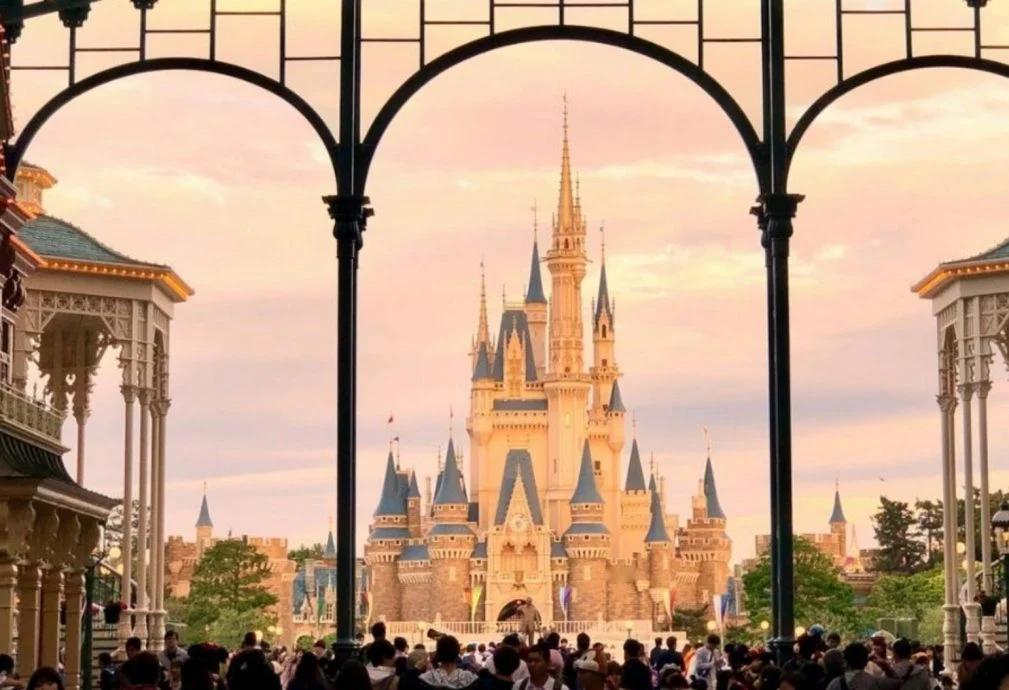 “品牌带动的虹吸？”(互联网
泰国政府正研究在东部经济走廊(EEC)范围内引入大