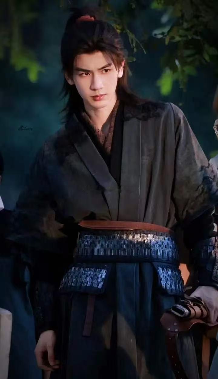 导演是郭虎啊，那没事了，毕竟是拍出《莲花楼》《周生如故》这些口碑剧的，拍男主都很