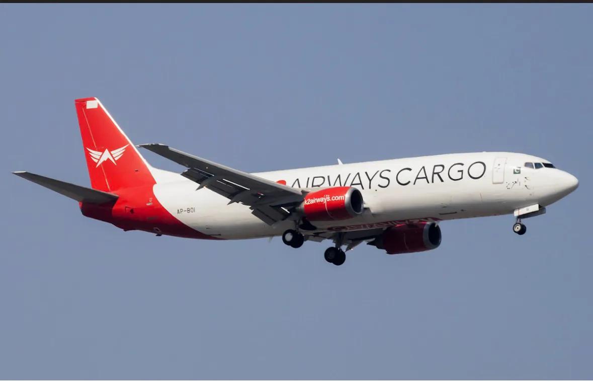突发：一架巴基斯坦K2 Airway公司的波音737-400货机在出阿曼湾后，于