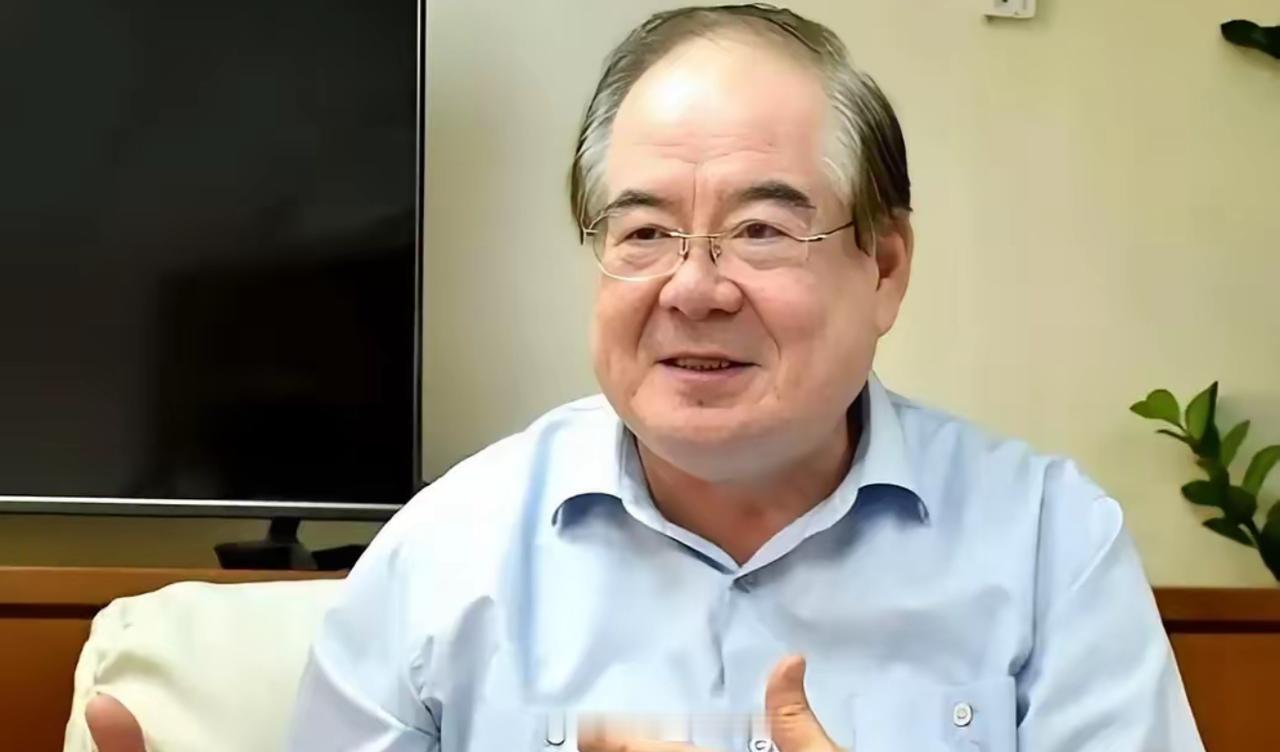 77岁李乾龙独登中山陵392级台阶，这一幕戳中全体中国人的家国初心

真的破防了