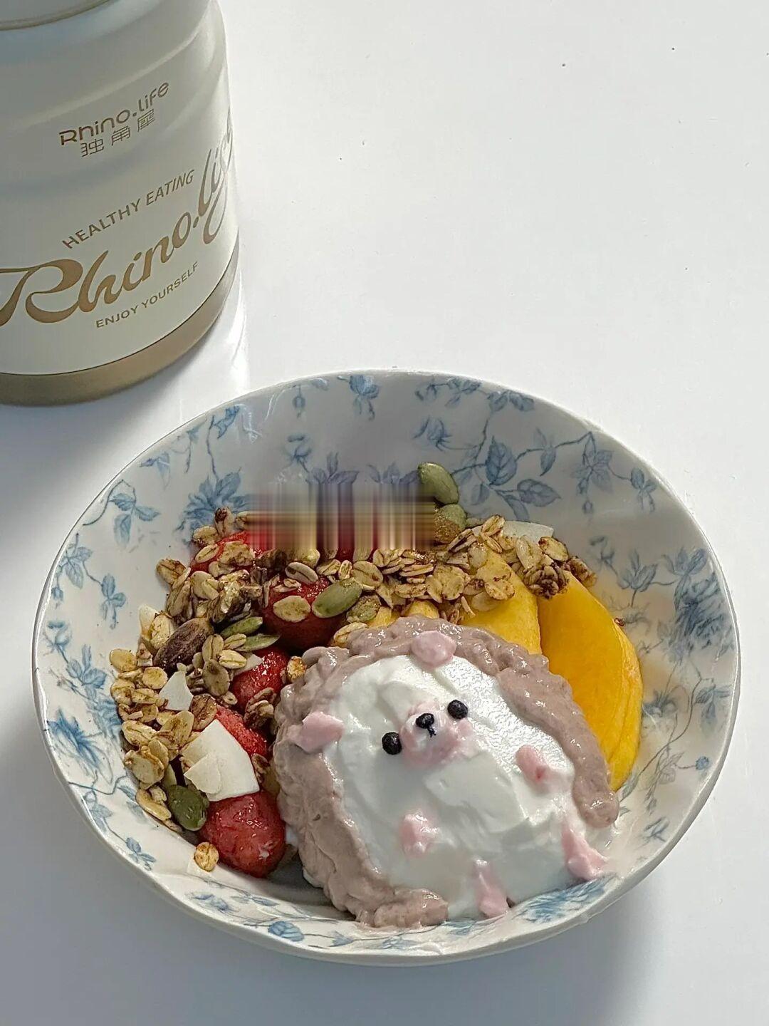 小刺猬希腊酸奶碗