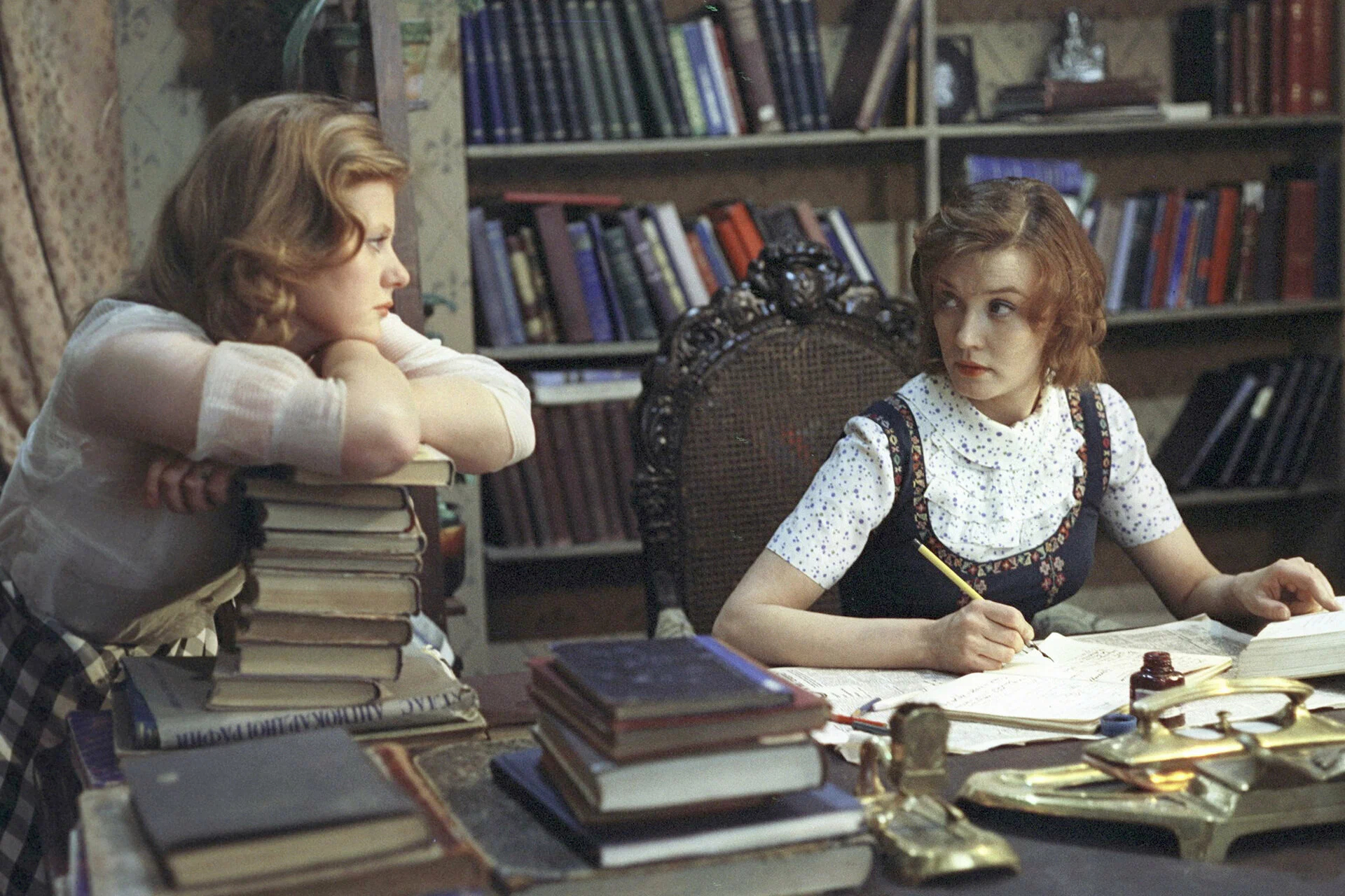 早安🌞“你过着非常诚实的生活，结果呢？你头上只剩下几根头发。”“现在秃顶很流行