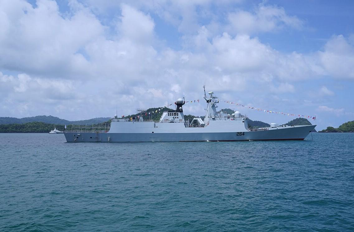 说一个反直觉的，巴基斯坦现在三军的主力装备基本上都是中式。
海军最强大的舰艇，是