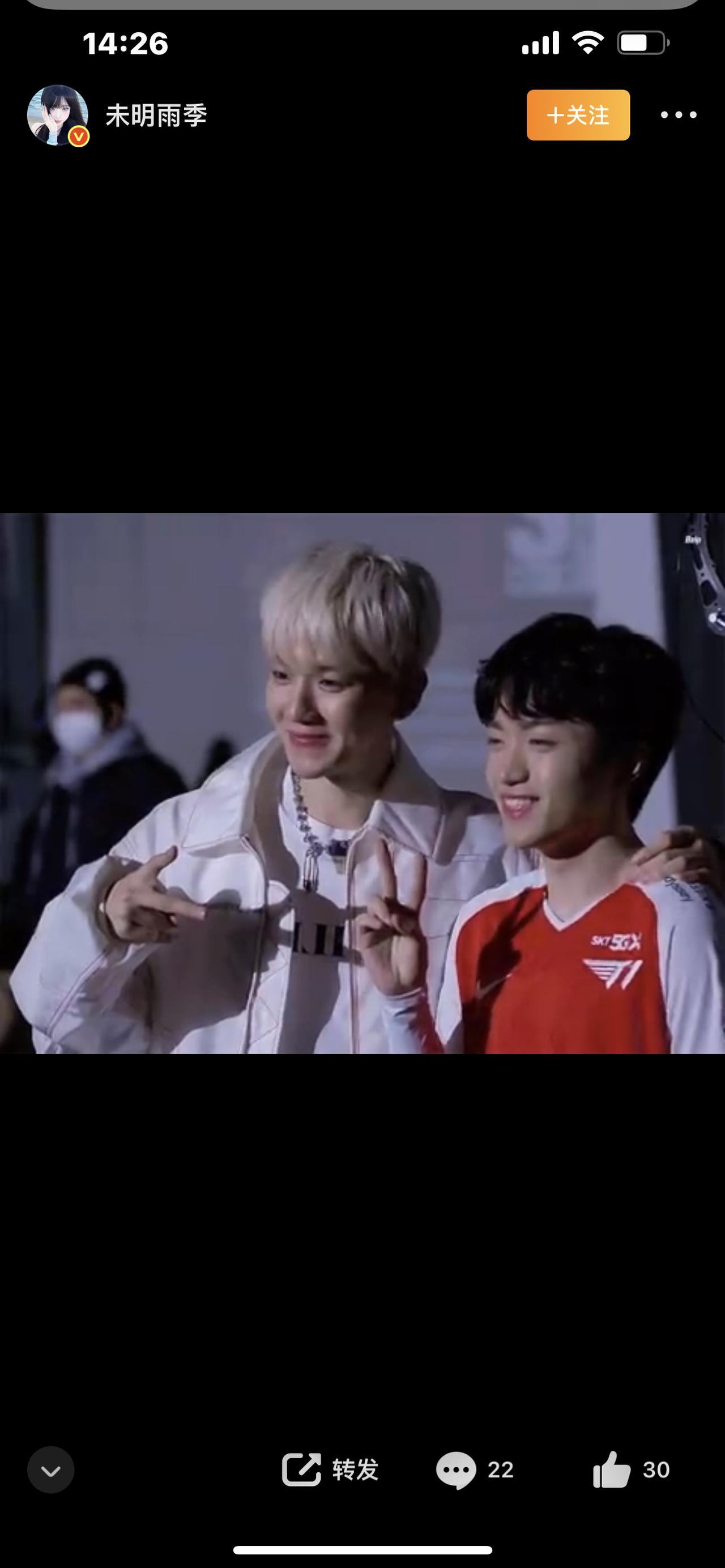 粉丝七问颜安：从抽象顶流到争议中心，这场风波到底谁对谁错？

万粉丝的“抽象直播