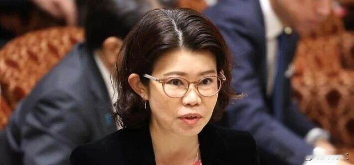 日本副外相“删号跑路”

日本副外相国光文乃的社交平台账号12月17日突然被注销