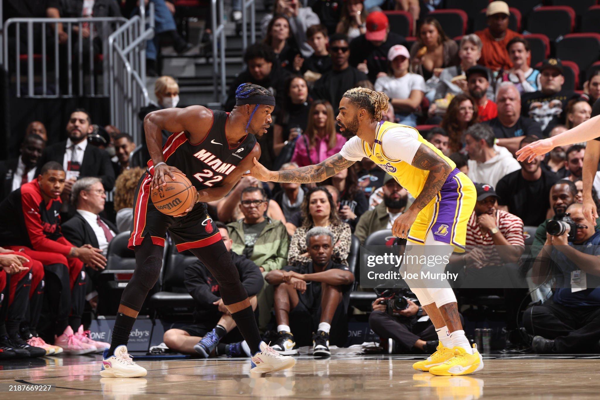 今天的拉塞尔化身防守悍将！ 