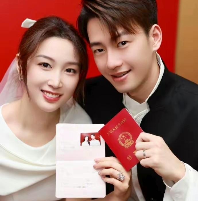 26岁的国乒美女钱天一退役了，选择自主择业，获安置费72万元（三项合计数）。网友