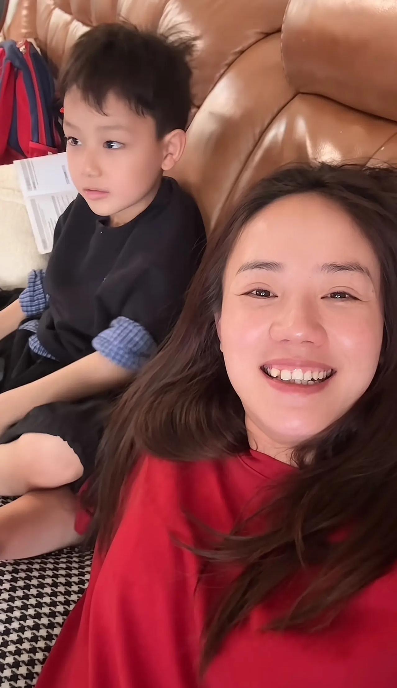 只要小妹儿对小周周好对小成成好，她就还是一个好妈妈，虽然她算不上好妻子好老婆。