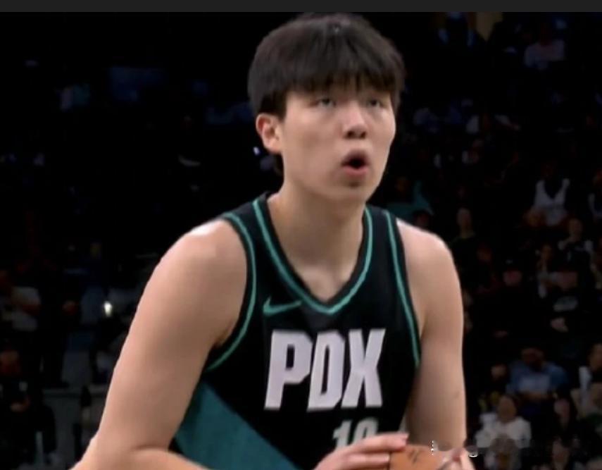 杨瀚森已经连续6场获得上场机会
12月29日开拓者战胜绿军，杨瀚森出场10分钟