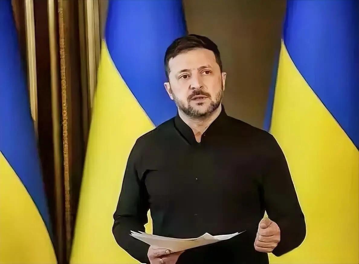 泽连斯基深夜发声明
12月16日，乌克兰总统泽连斯基在深夜发表声明，宣布乌克兰已