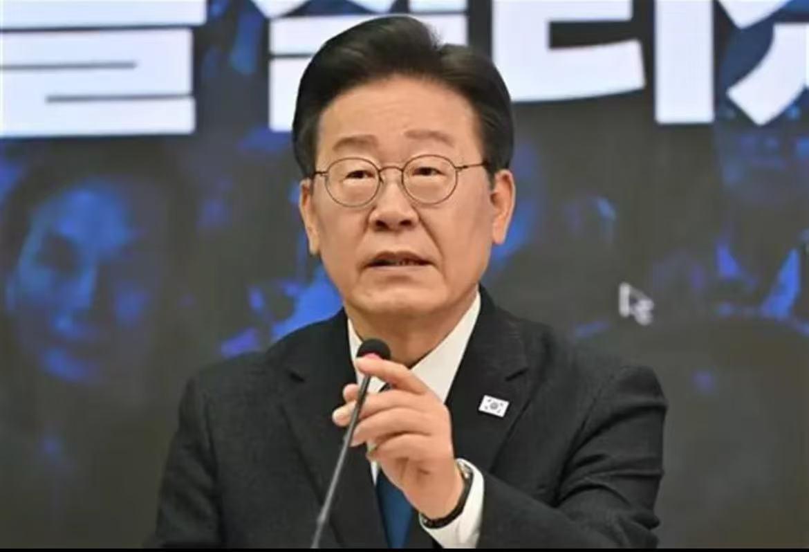 中国新闻网报道；韩国庆州APEC峰会进路倒计时，筹备工作进入收尾阶段，李在明心里