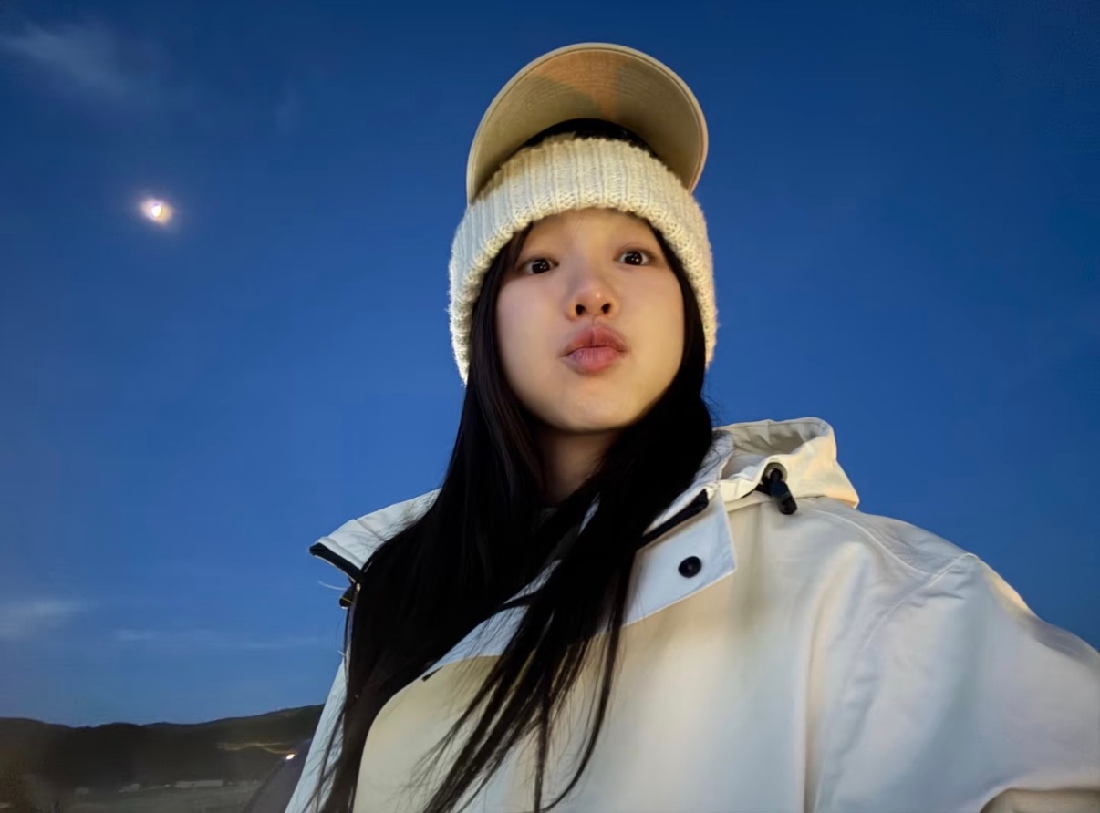 火箭少女101 xmj曾沛慈徐梦洁孟佳一起旅游 徐梦洁🍠更新：“和好朋友的旅行