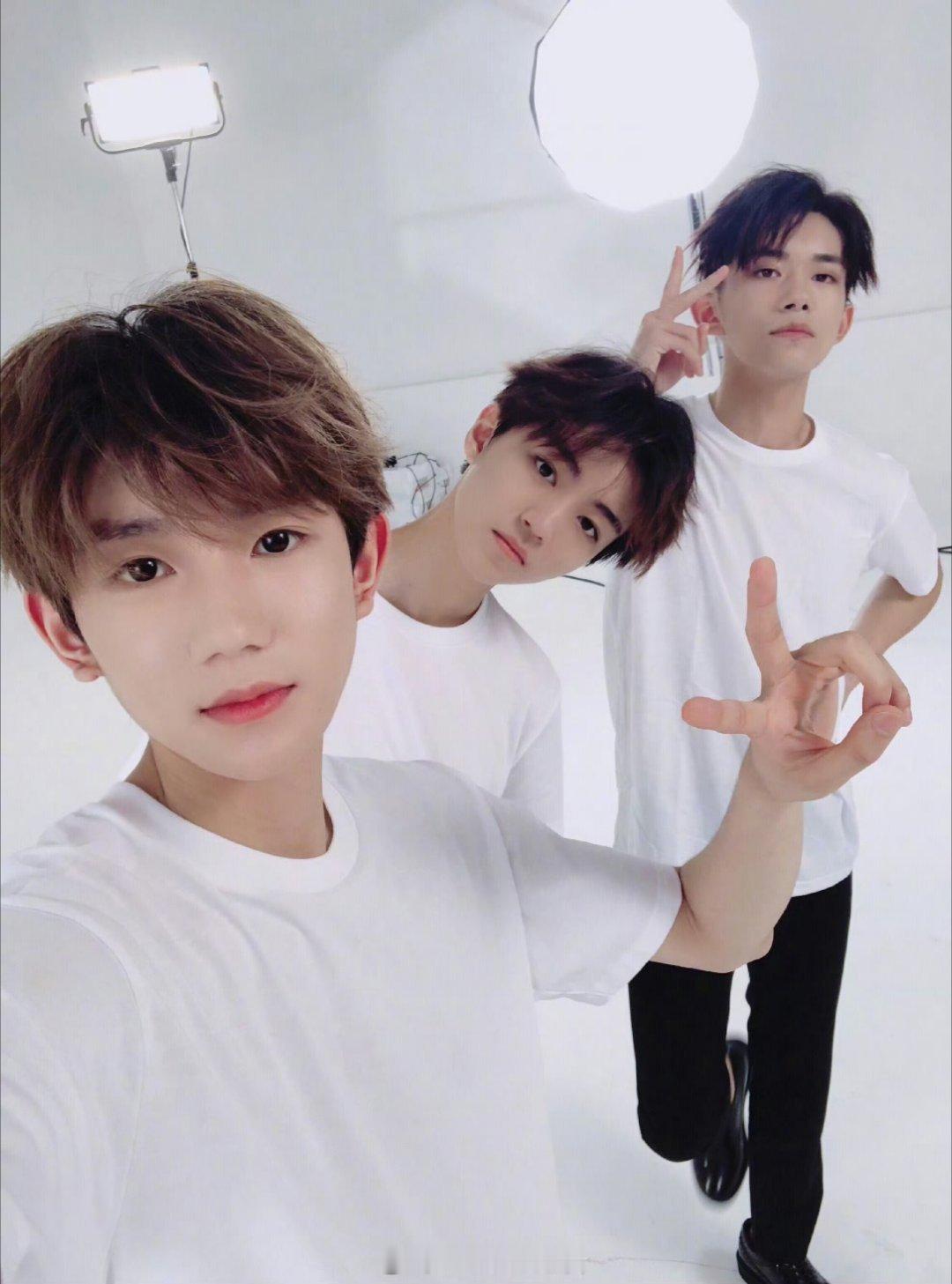 易烊千玺TFBOYS发文祝出道十三周年快乐 TFBOYS组合发文庆贺出道十三周年