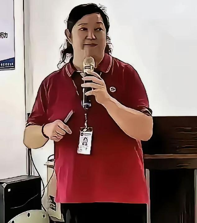 第一个。 
停的是她。
​星宇这事闹大，第一个被拎出来停职的，是人力资源总监周玥
