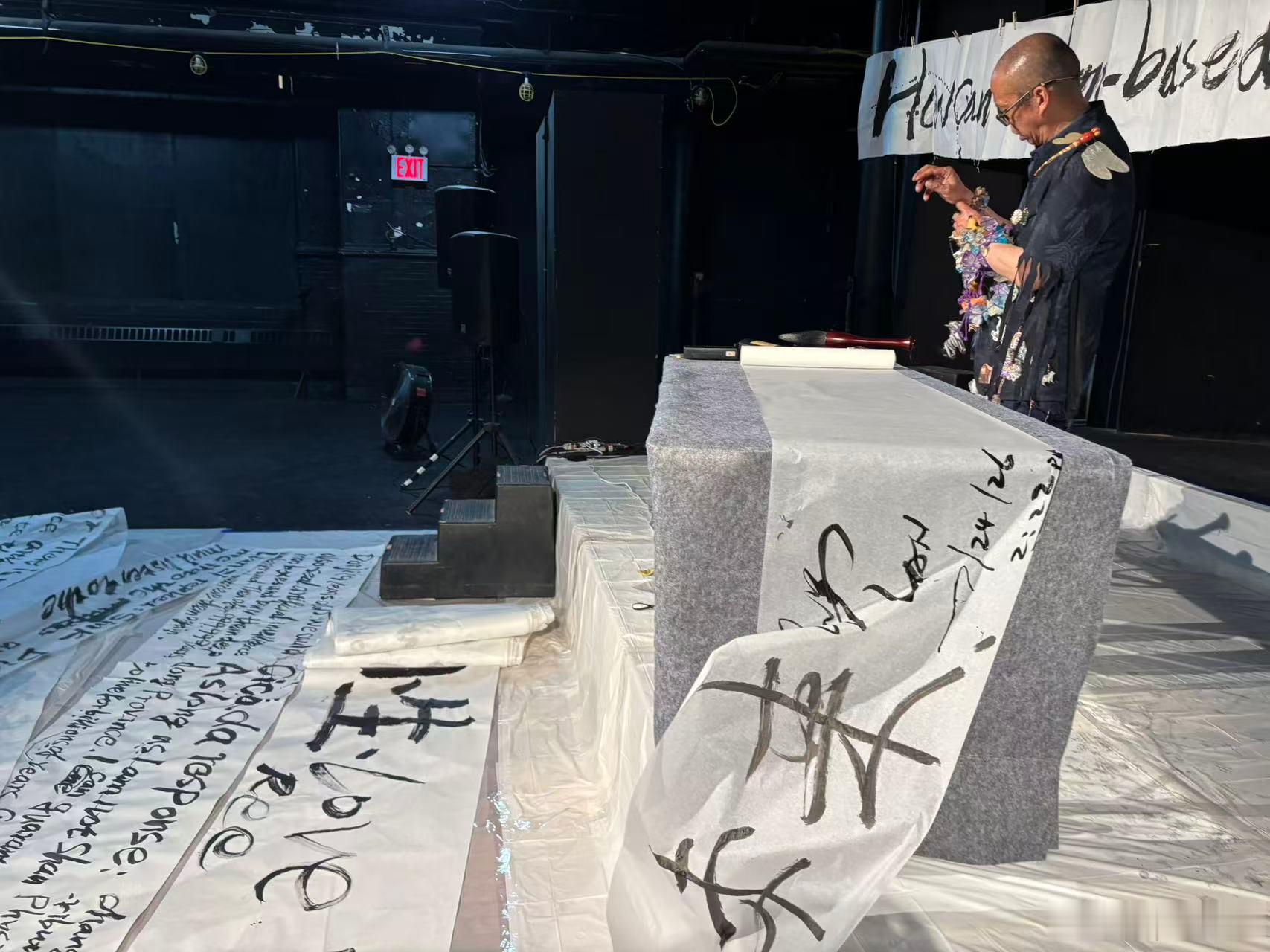 2026年7月24日至25日，行为艺术家何云昌《千年心》纽约展览现场。记起上次参
