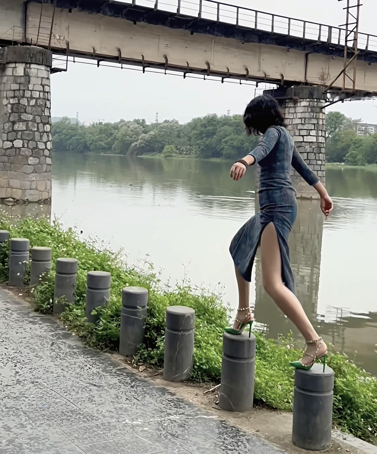 有气质的女人给人什么感觉为了流量也是拼了！