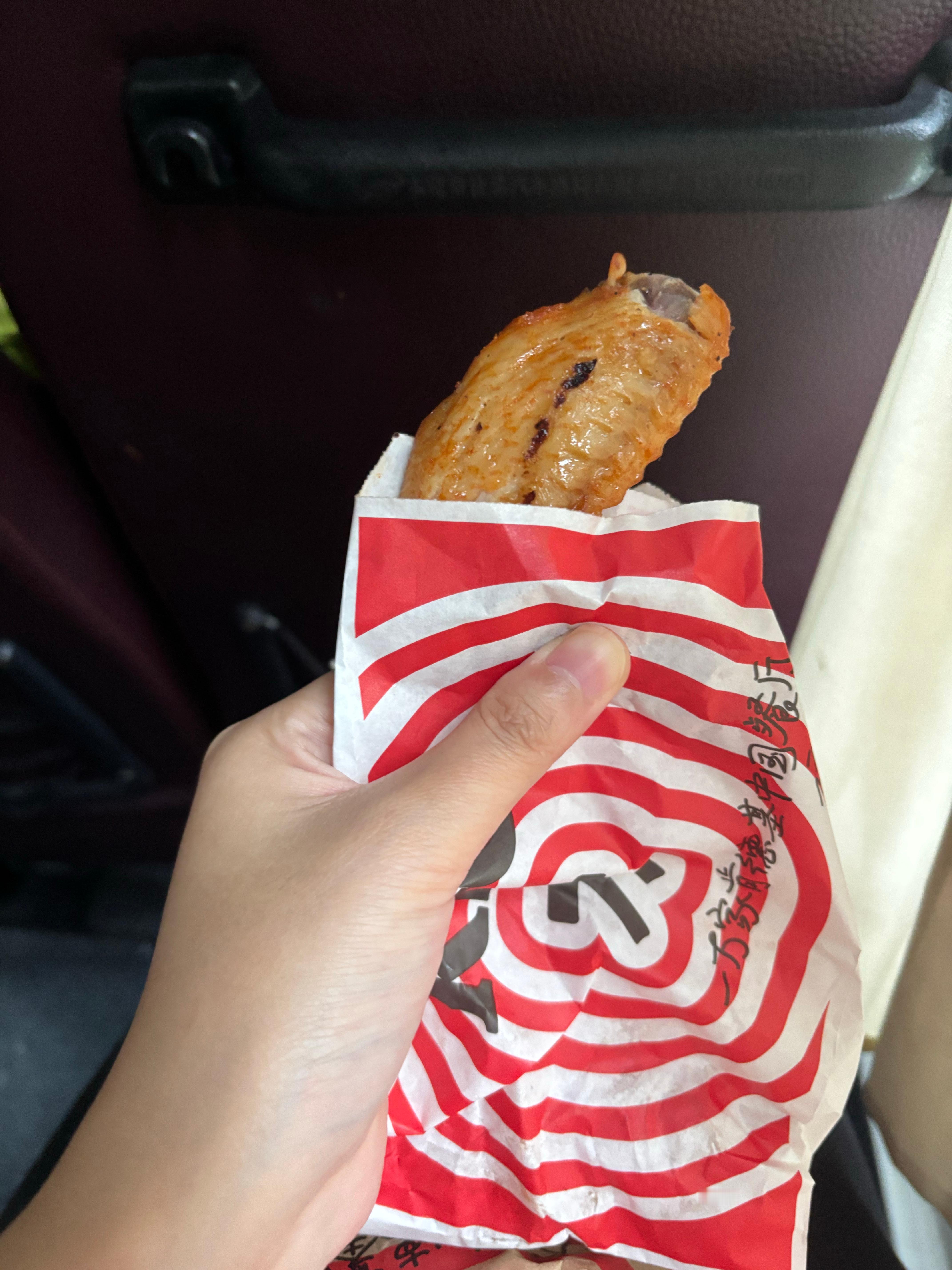 KFC的新奥良鸡翅真好吃