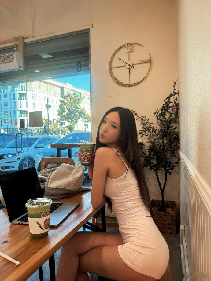 小S大女儿留学近照 小S大女儿更新ig，留学生活很丰富嘛~  小S大女儿更新ig