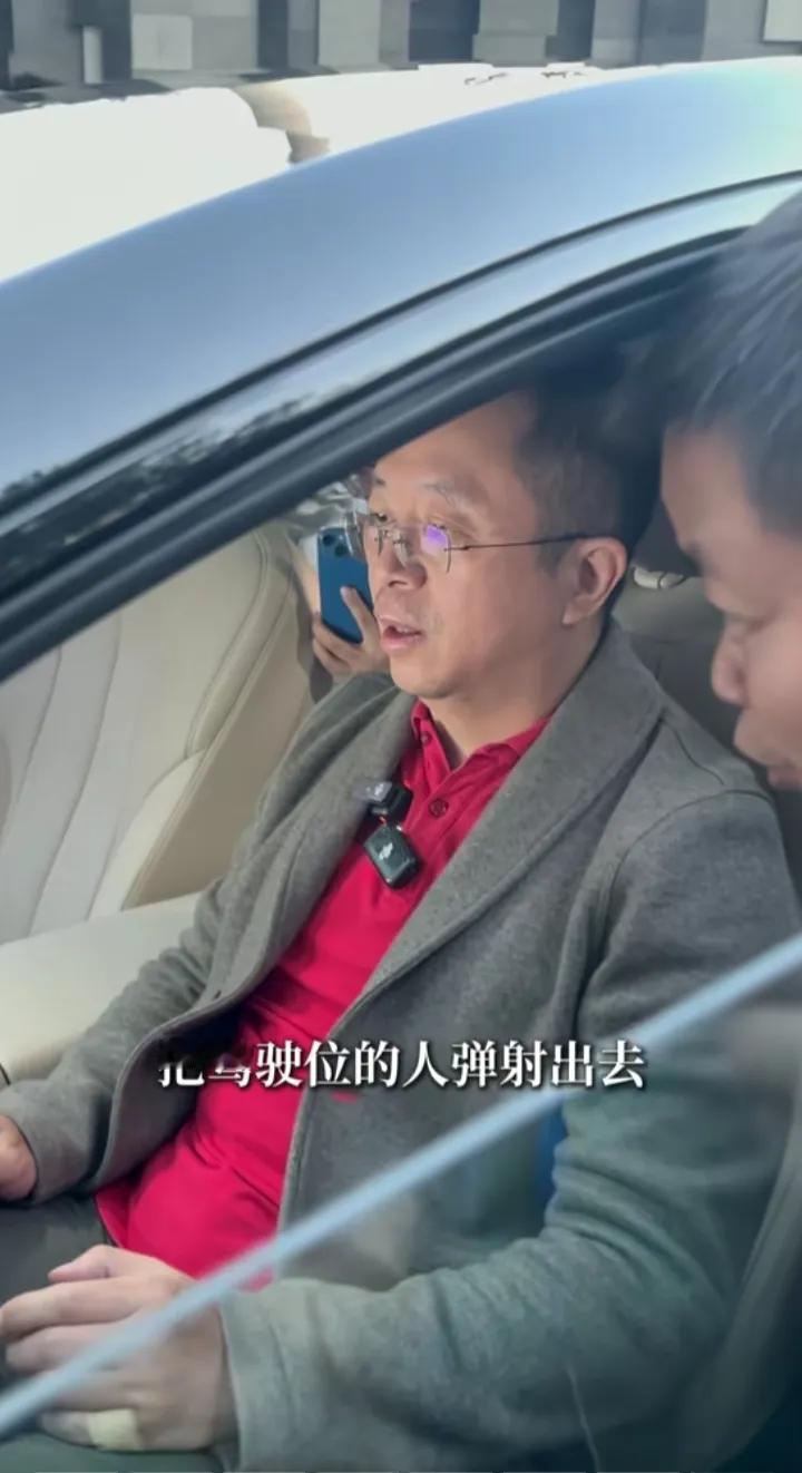 周鸿祎真是一个喜欢“搞怪”的人，他总是会搞出一些稀奇古怪的可笑之事。这不，10月