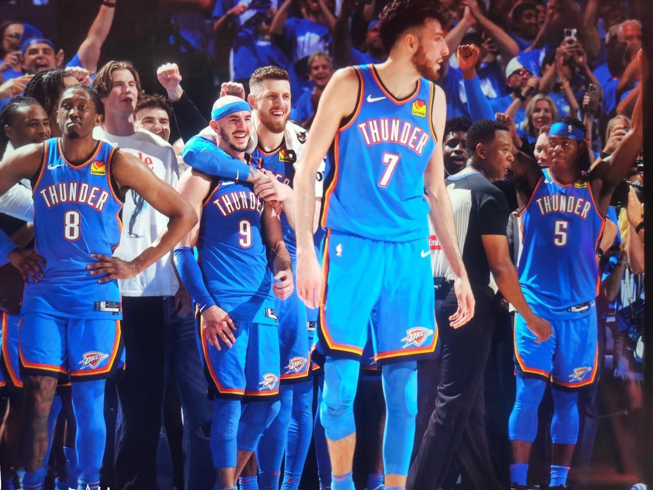 谁能击败这支雷霆？

        季后赛即将开始，雷霆被普遍认为是最大的夺冠