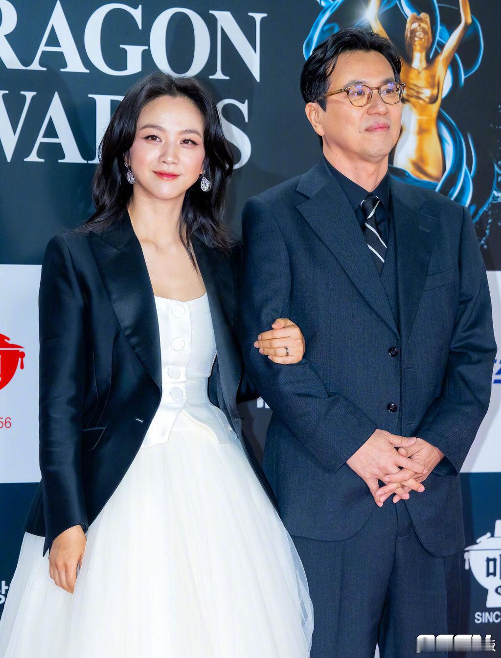 汤唯宣布怀二胎汤唯官宣怀二胎 刚刚，汤唯在社交平台晒出一只小马驹照片宣布怀二胎喜