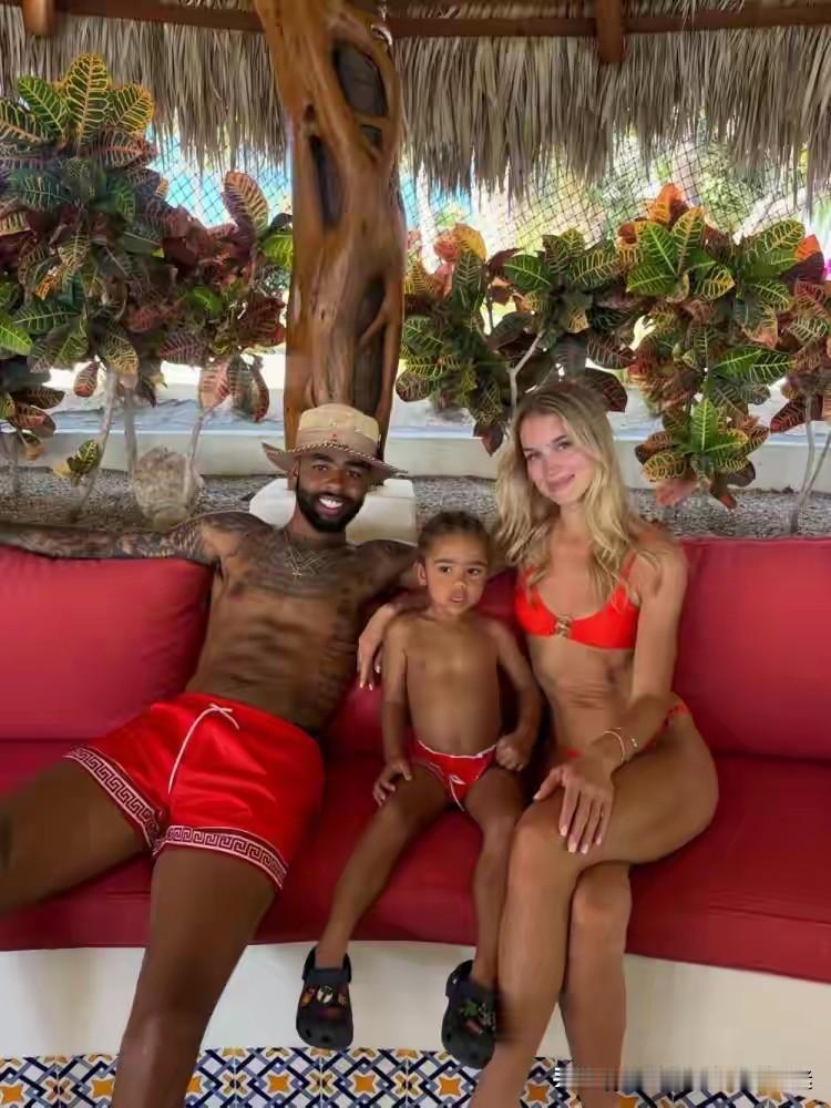 活该拉塞尔现在四处流浪，真是坏透啦！！！