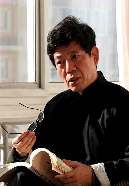 “中国人已经陷入群体性迷失！”清华大学教授说：“目前举国上下都在讲发展，而这些都