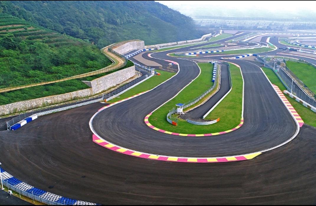 宁波国际赛道2017年建成，整条赛道全长4.01公里，22个弯，高低差24米的山