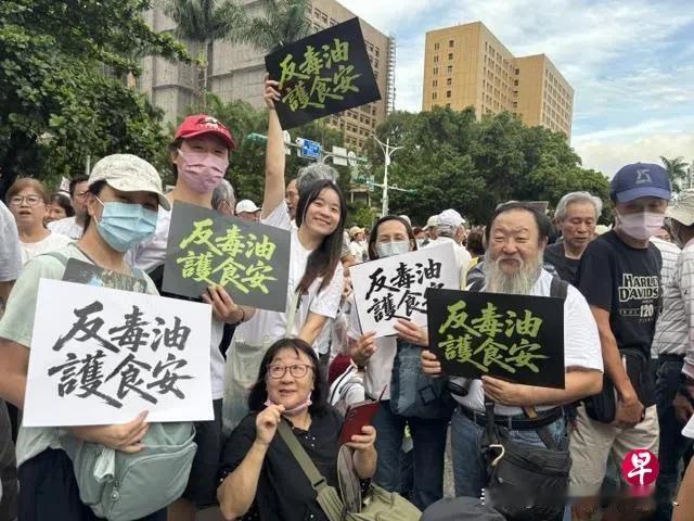 两万变二十万，中间隔着的是国民党各县市党部。车怎么调、人从哪个乡镇上车、几点到凯