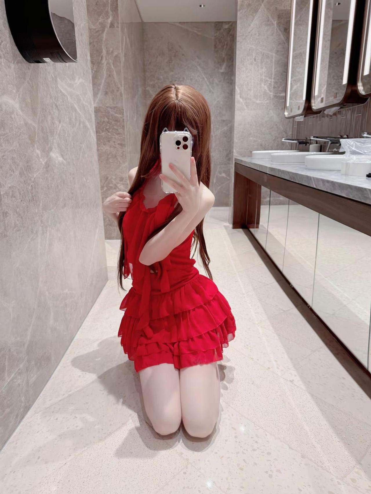 我就是娇蛮任性 我就算再坏再恶毒 也都有人前仆后继的来爱我呢 红裙 少御