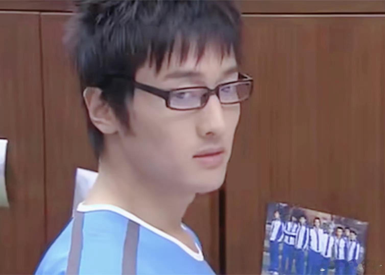 赛程紧张依旧热心相助，王传君化身特邀表演指导，倾囊分享心得，共同奔赴更好舞台。披